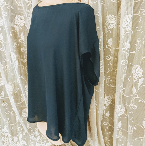 Torrid plus shirt - Picture 3 of 7